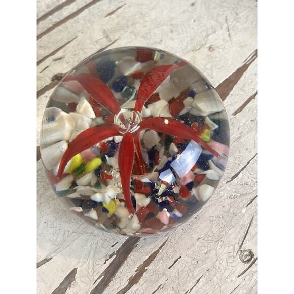 Vintage Art Glass Red Flower Yellow Blues Whites Round Orb Paperweight / Retro - Picture 5 of 11